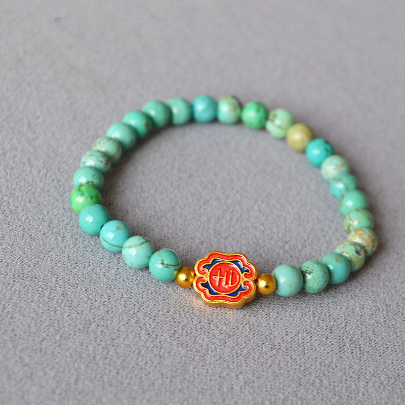 Classic Gold Bracelet with Timeless Appeal