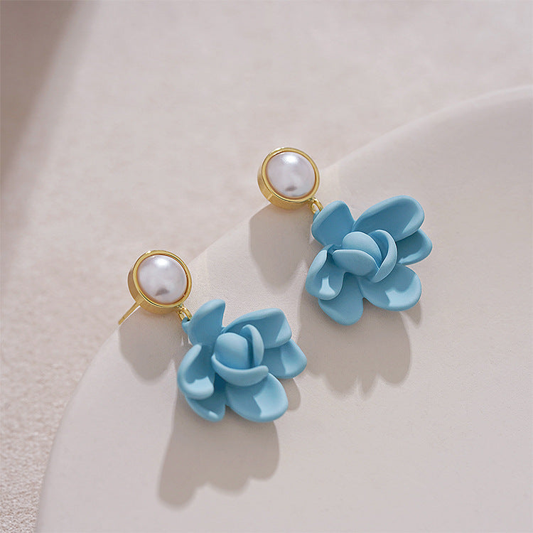 Charming Earring for Any Occasion
