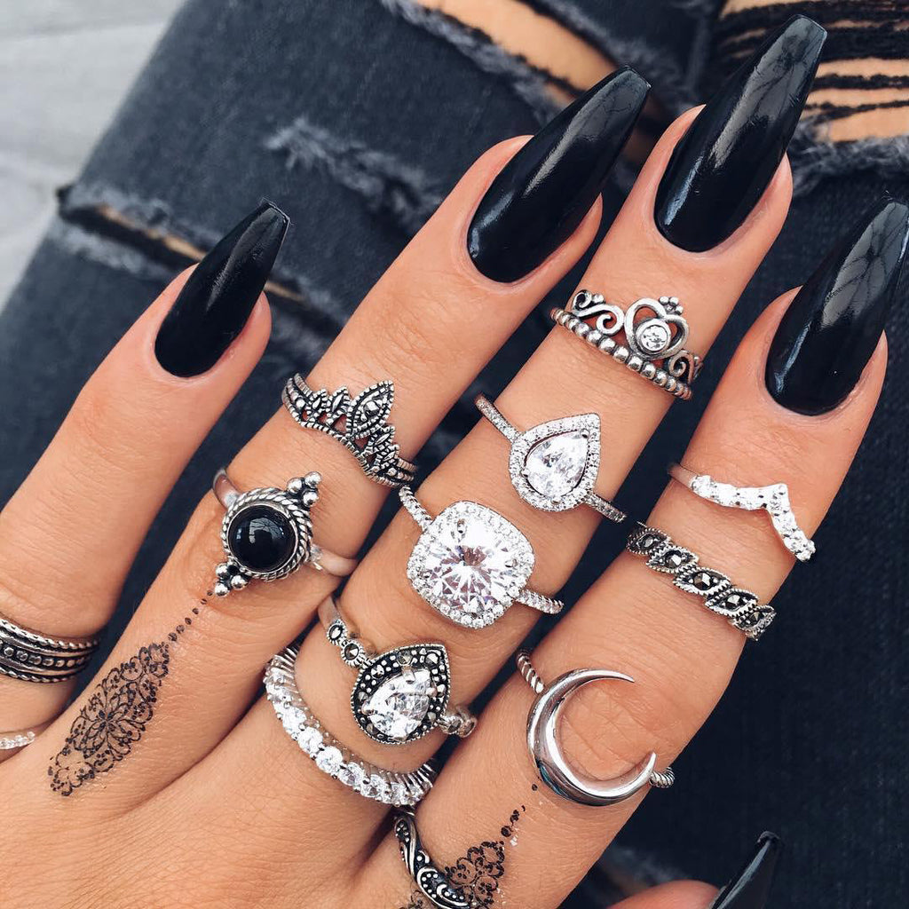 Classic Silver Ring with Timeless Appeal
