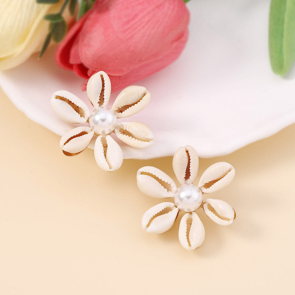 Charming Pearl Earring for Any Occasion