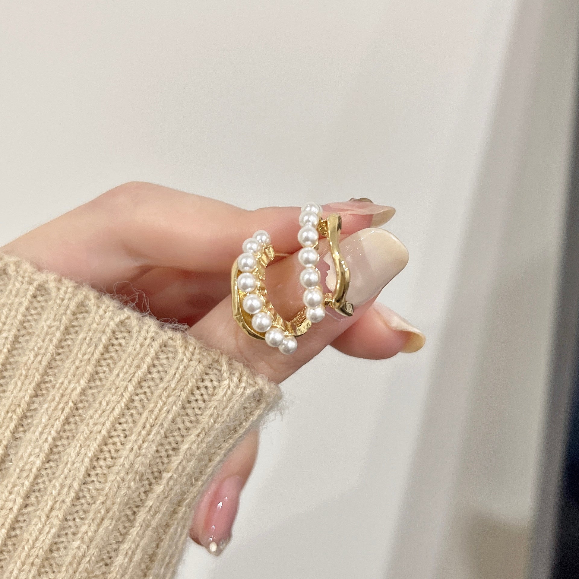 Charming Pearl Earring for Any Occasion