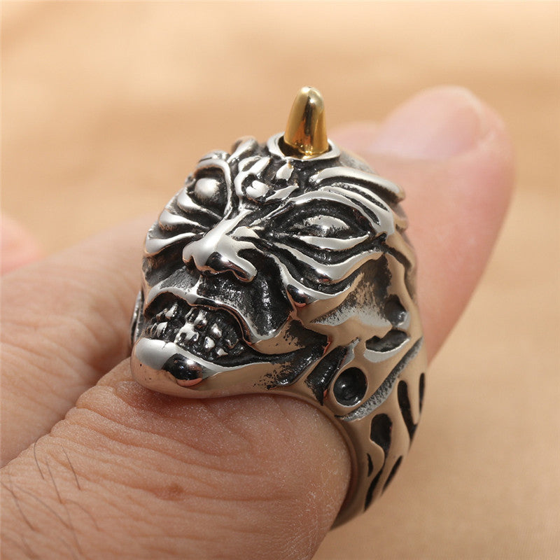 Classic Gold Ring with Timeless Appeal