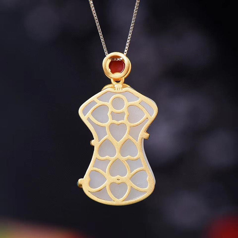 Romantic Silver Necklace for Special Moments