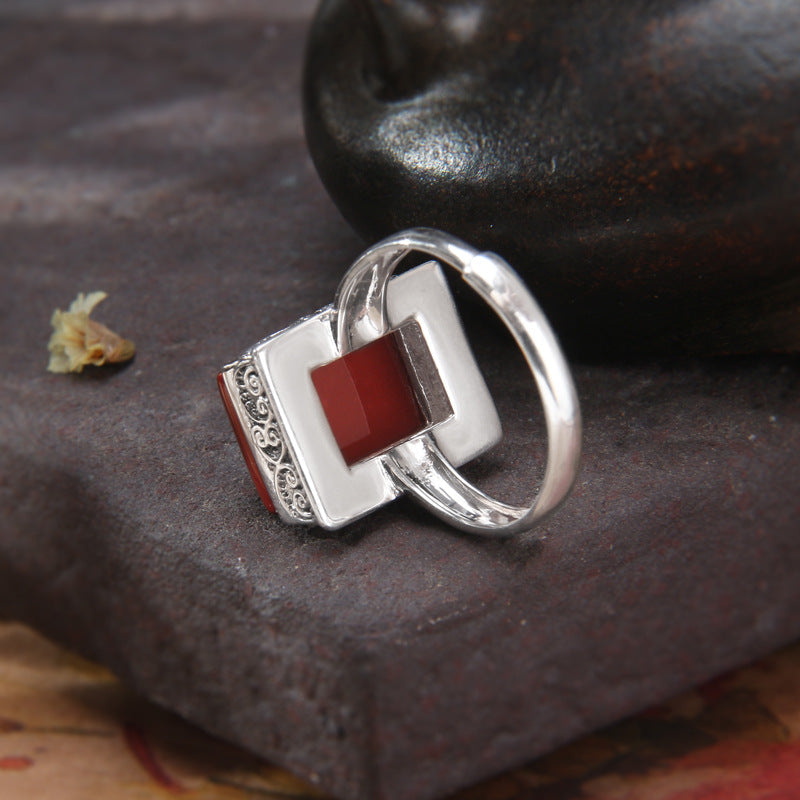 Classic Silver Ring with Timeless Appeal