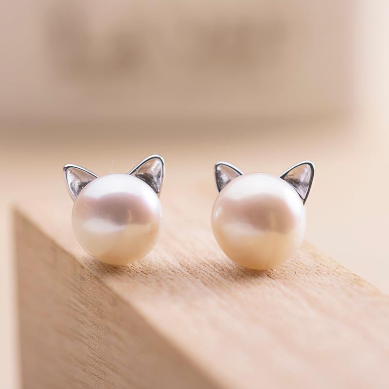 Stunning Pearl Necklace for Daily Wear