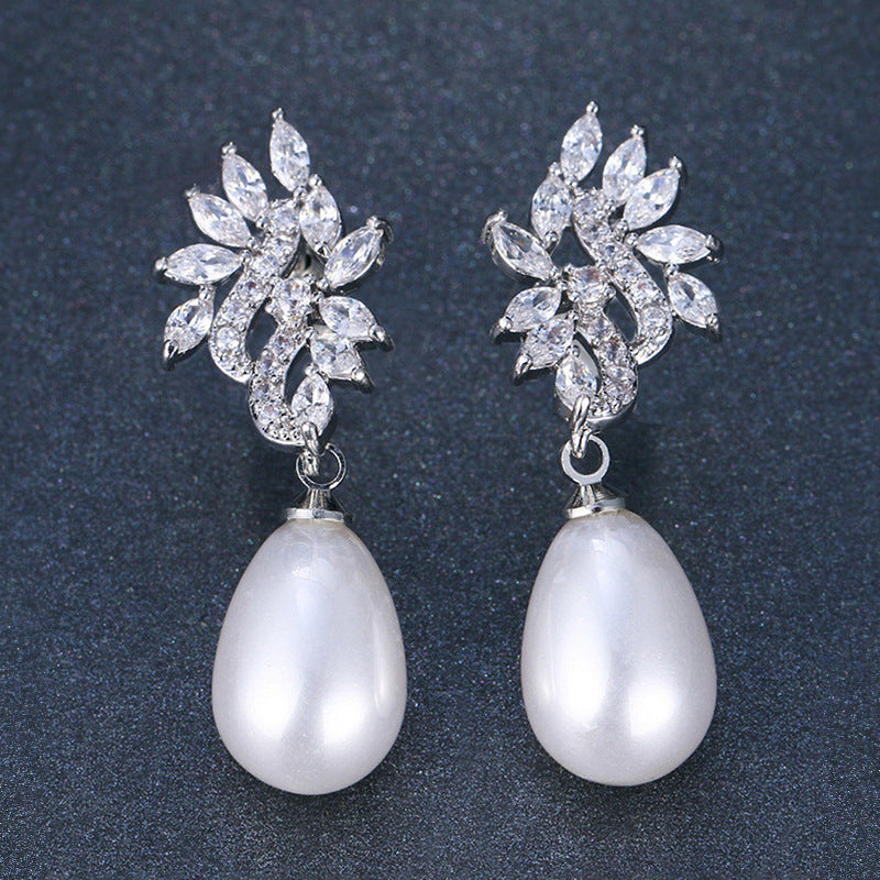 Classic Pearl Earring with Timeless Appeal