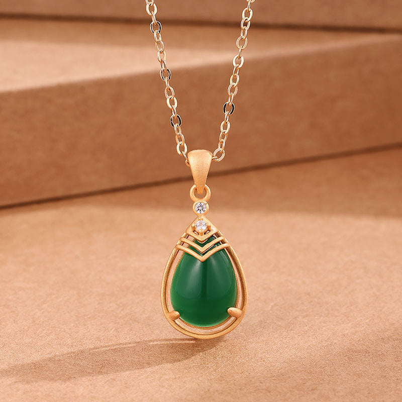 Classic Silver Necklace with Timeless Appeal