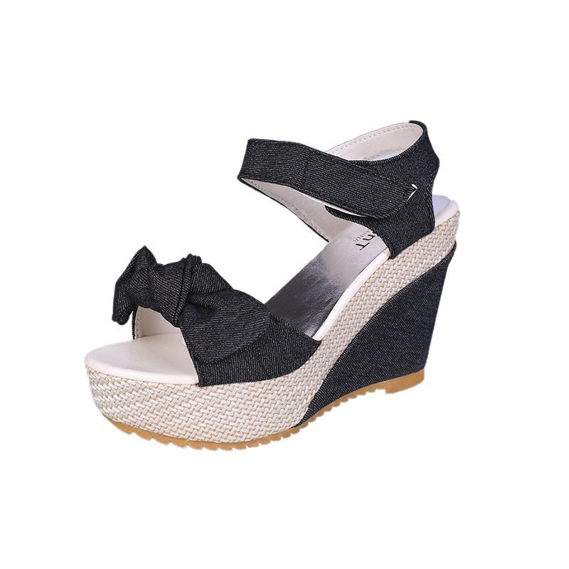 Chic Orthopedic Sandals with Unique Design