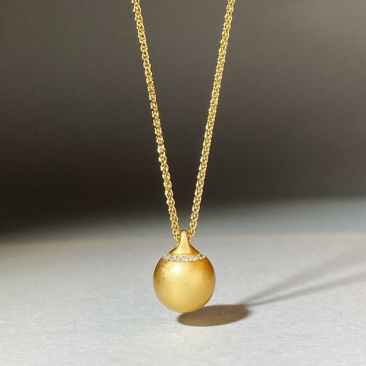 Charming Piece for Any Occasion