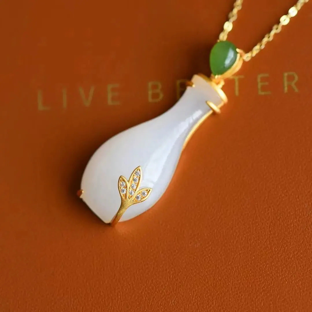 Charming Silver Necklace for Any Occasion