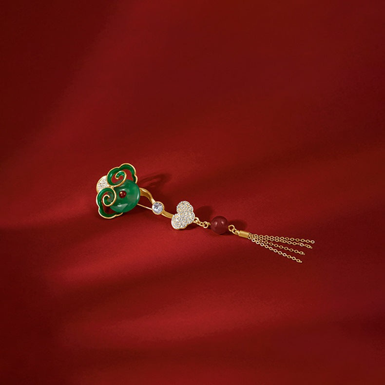 Classic Silver Piece with Timeless Appeal