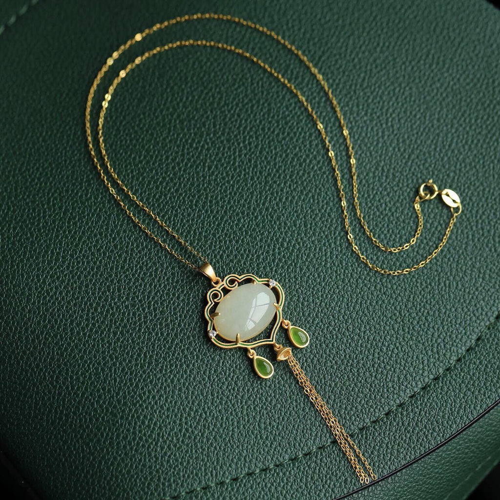 Romantic Gold Necklace for Special Moments