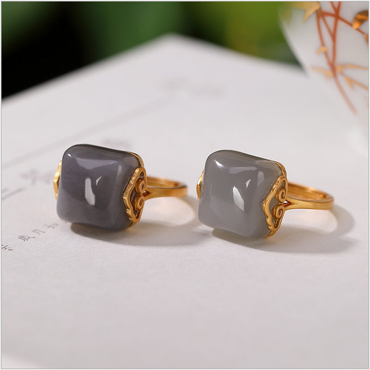 Classic Silver Ring with Timeless Appeal