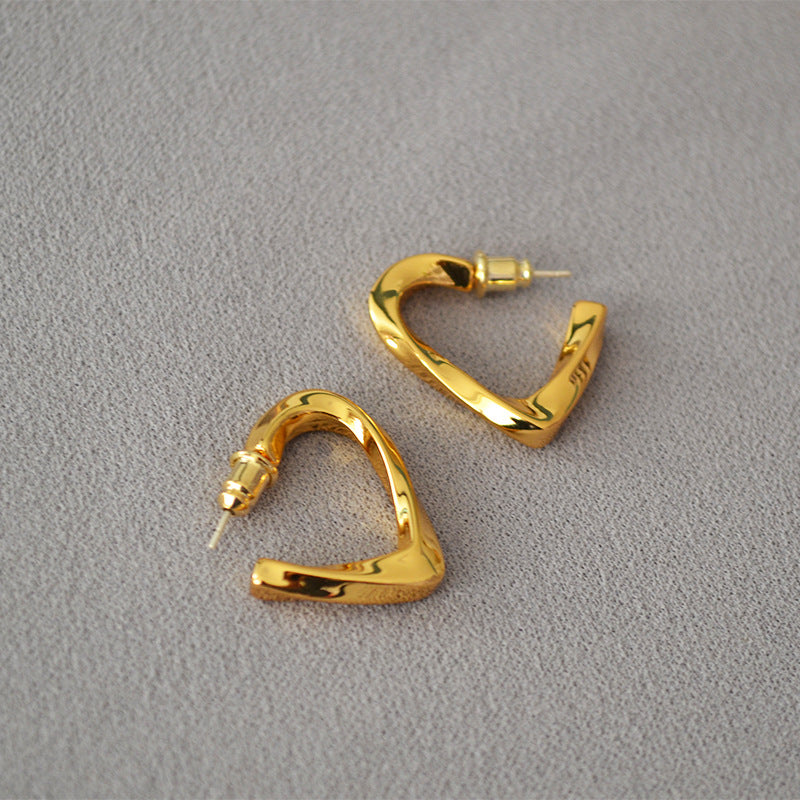Classic Gold Earring with Timeless Appeal