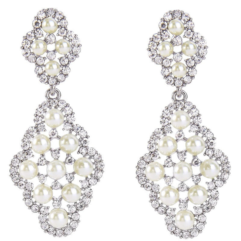 Classic Earring with Timeless Appeal
