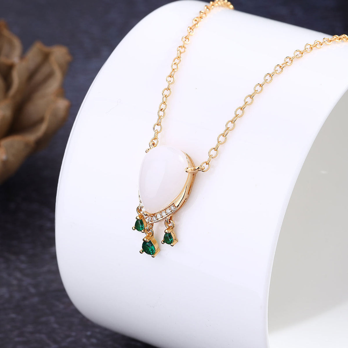 Beautiful Silver Necklace with Unique Style