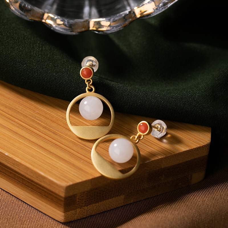 Romantic Gold Earring for Special Moments