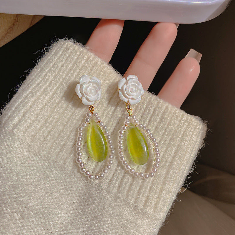 Beautiful Pearl Earring with Unique Style