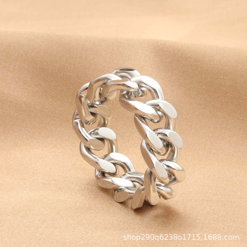 Classic Chain with Timeless Appeal