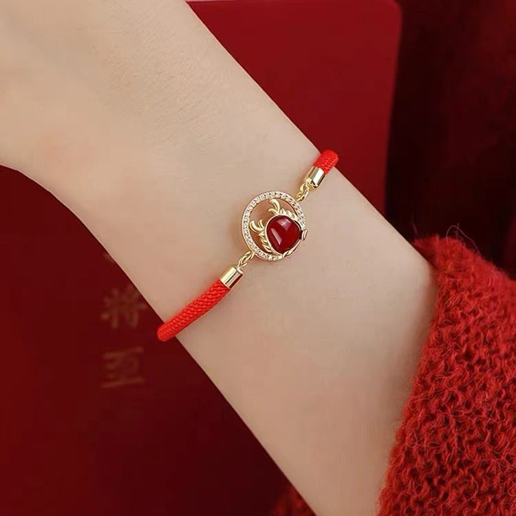 Charming Gold Bracelet for Any Occasion