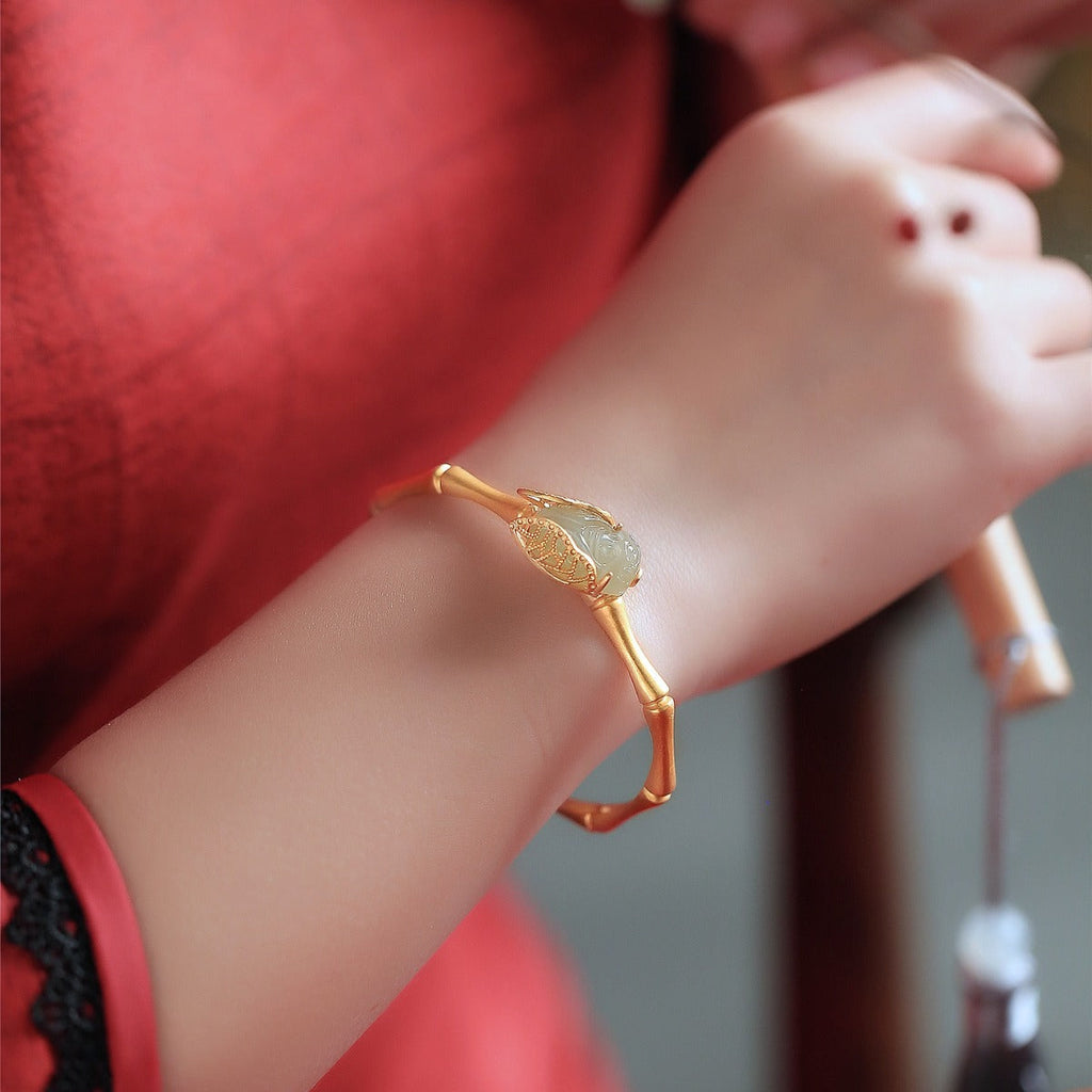 Stunning Gold Bracelet for Daily Wear
