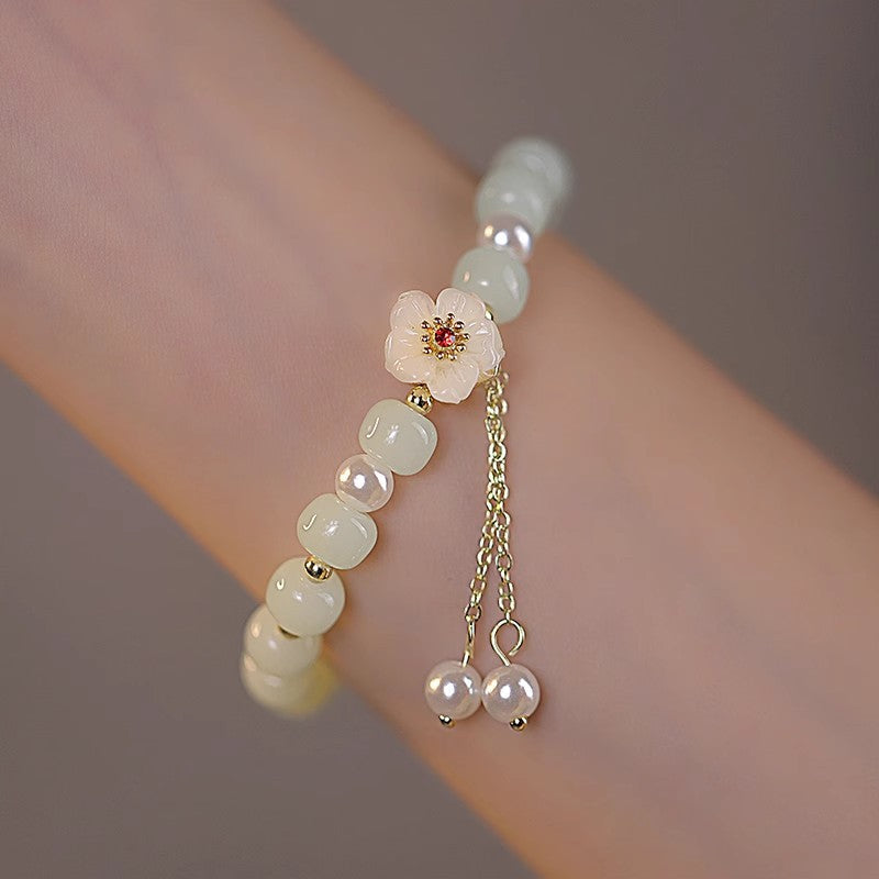 Classic Silver Bracelet with Timeless Appeal