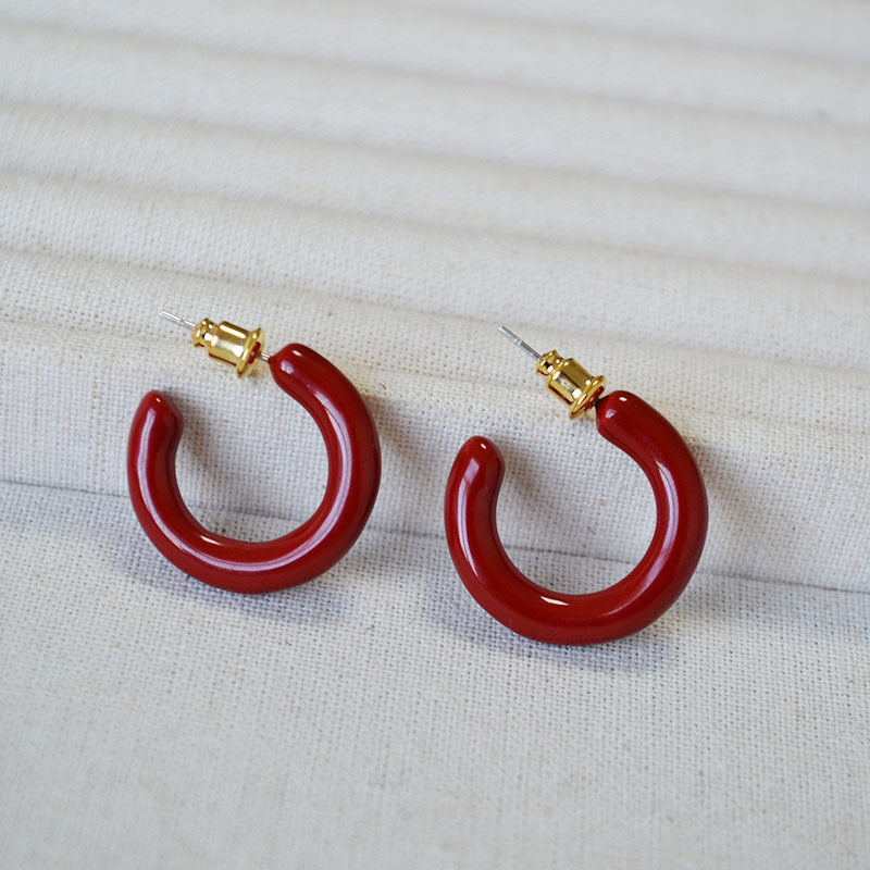 Charming Silver Earring for Any Occasion