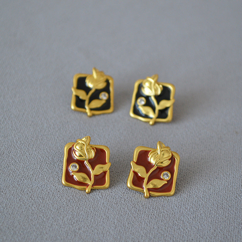 Elegant Gold Earring for Every Occasion