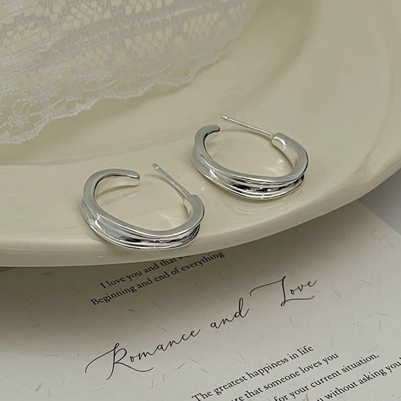 Charming Earring for Any Occasion