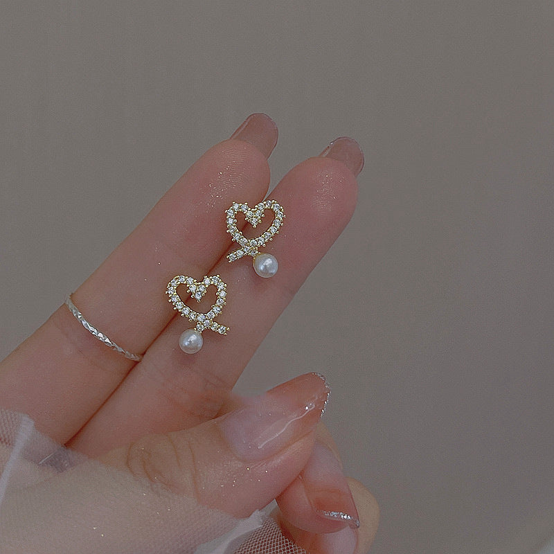 Romantic Pearl Earring for Special Moments
