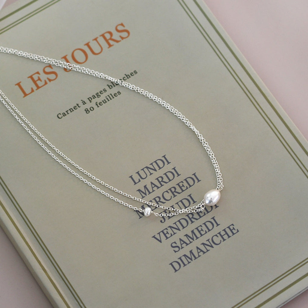 Beautiful Pearl Necklace with Unique Style