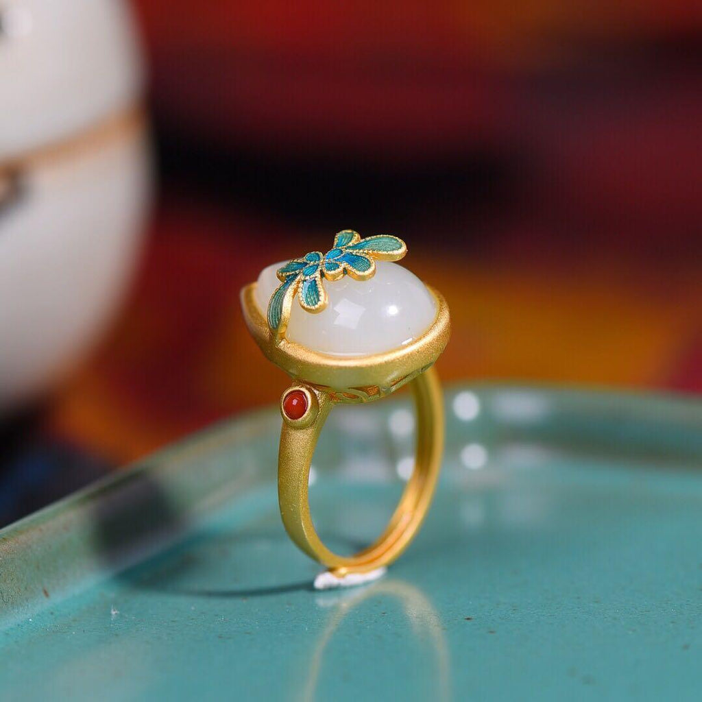Romantic Silver Ring for Special Moments