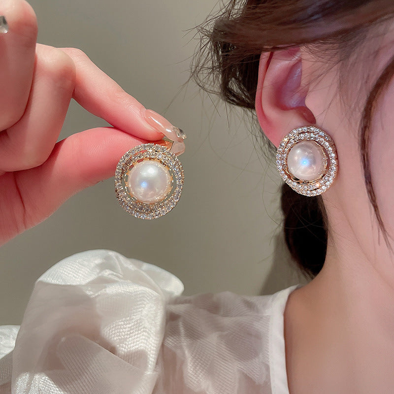 Romantic Pearl Earring for Special Moments