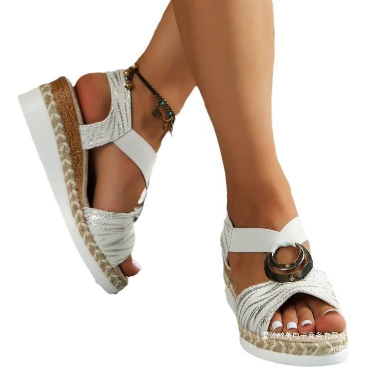 Chic Orthopedic Sandals with Unique Design