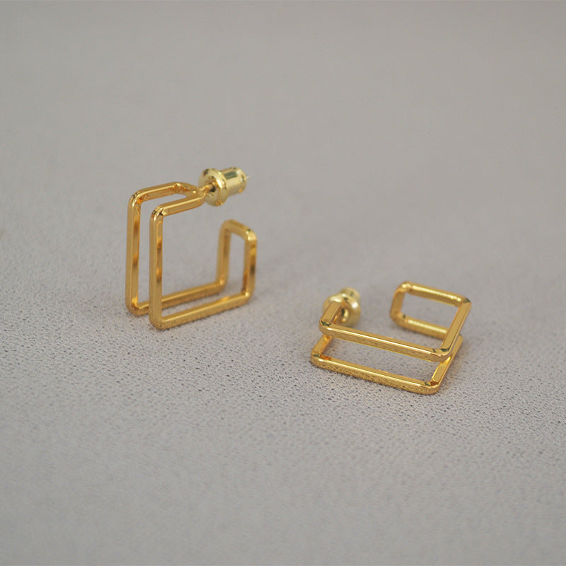 Charming Gold Earring for Any Occasion