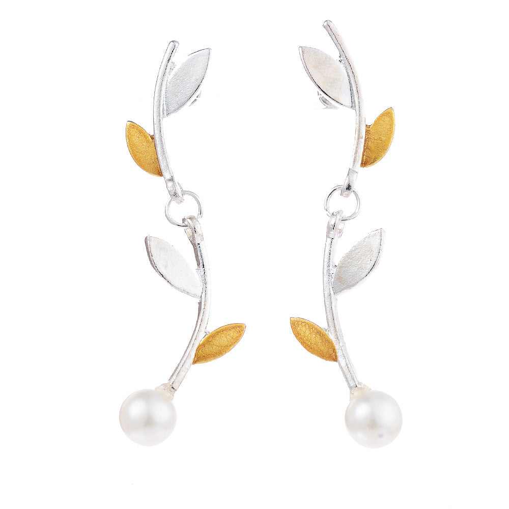 Romantic Silver Earring for Special Moments