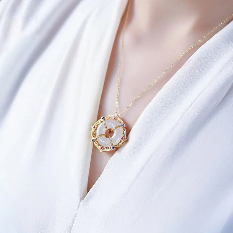 Classic Silver Necklace with Timeless Appeal