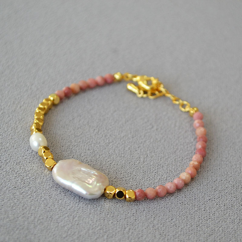 Classic Pearl Necklace with Timeless Appeal