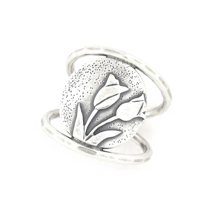Charming Silver Ring for Any Occasion