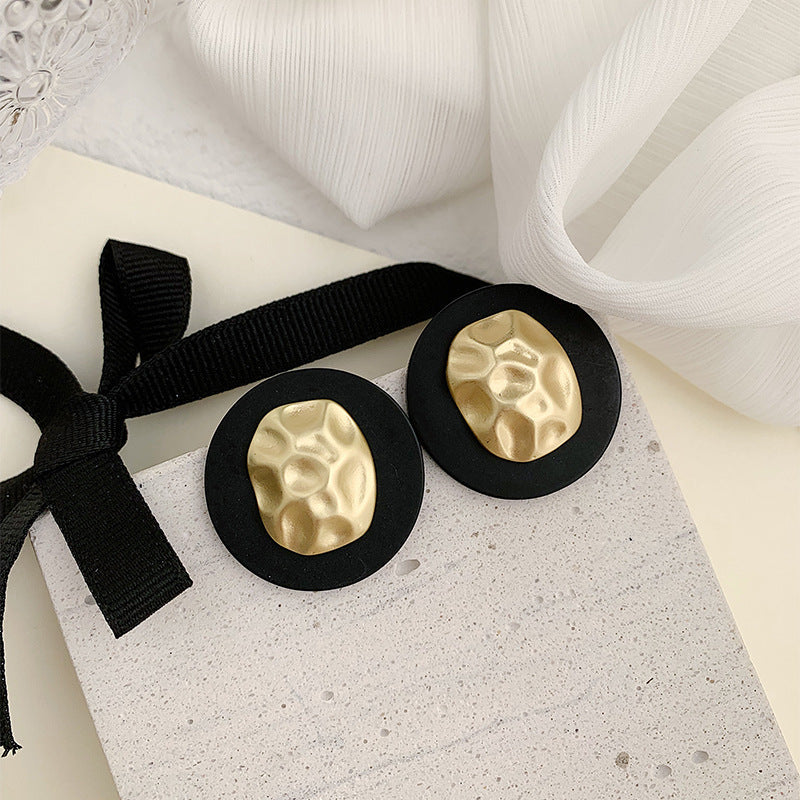 Stunning Gold Earring for Daily Wear