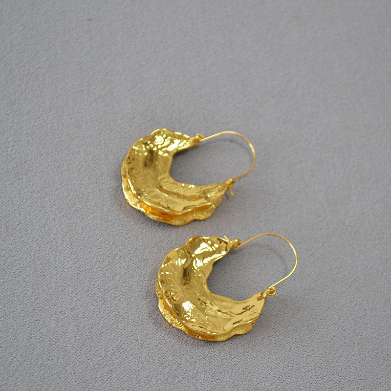 Romantic Gold Earring for Special Moments