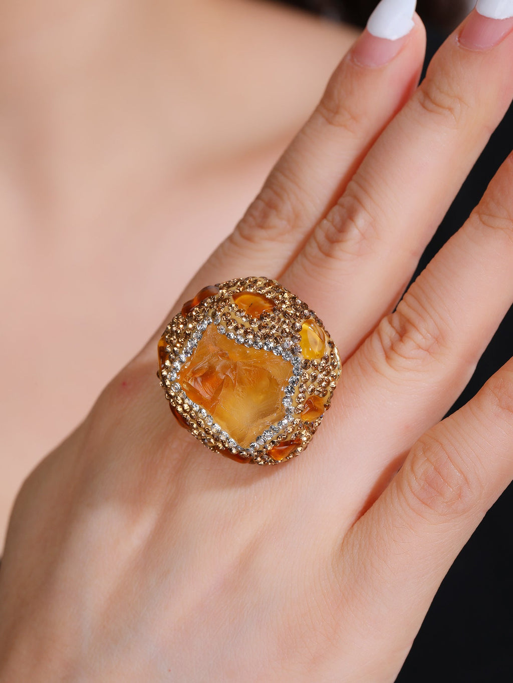 Charming Gold Ring for Any Occasion