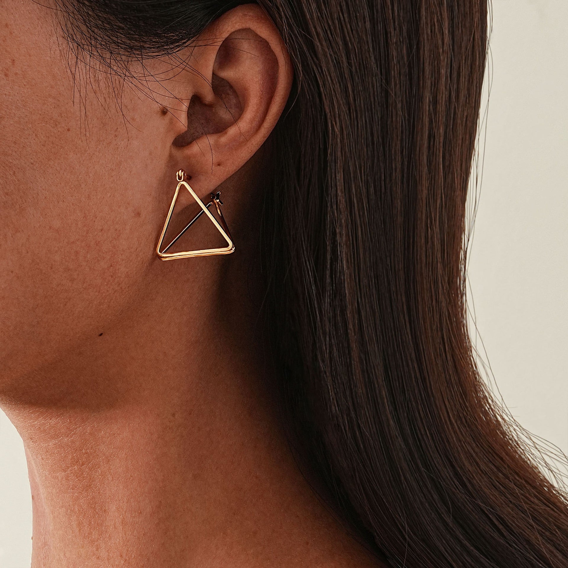 Classic Gold Earring with Timeless Appeal