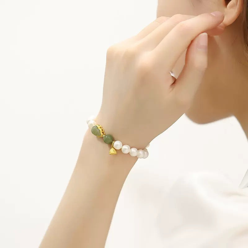 Beautiful Gold Bracelet with Unique Style