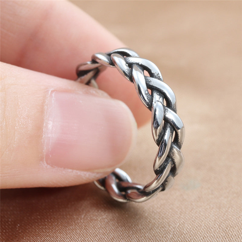 Classic Chain with Timeless Appeal