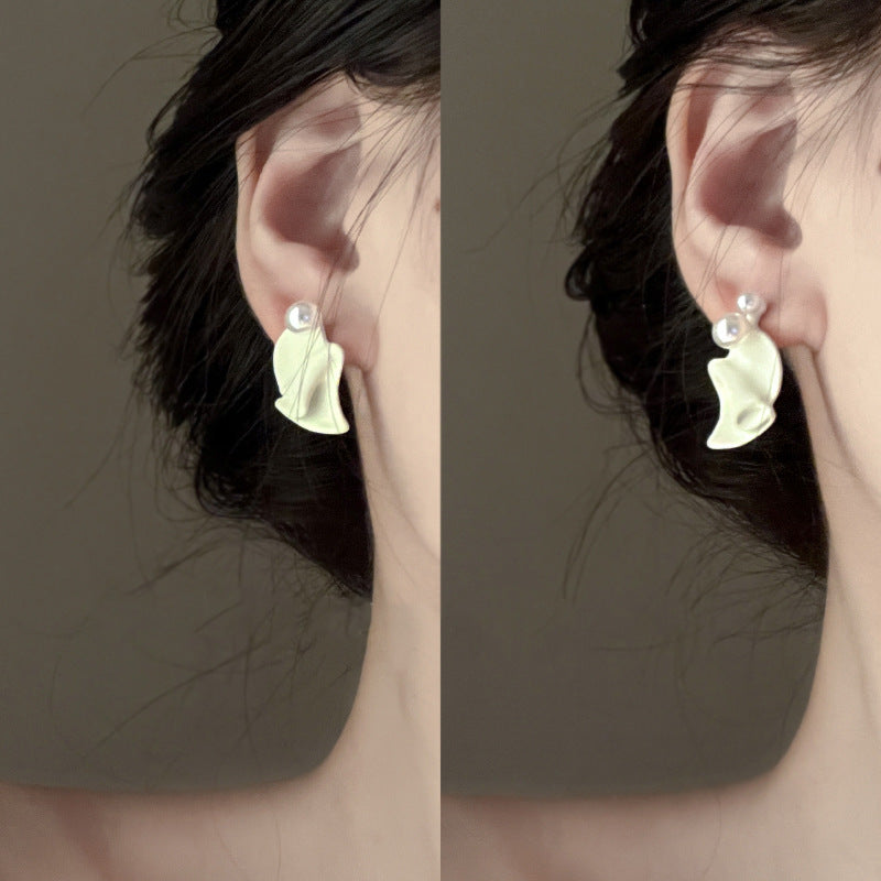 Charming Pearl Earring for Any Occasion