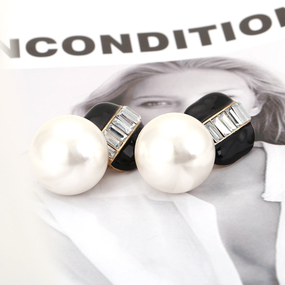 Stunning Pearl Earring for Daily Wear