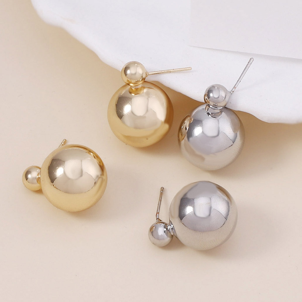 Charming Earring for Any Occasion