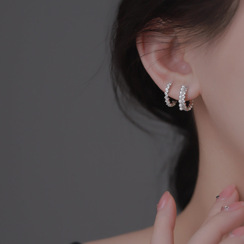 Classic Pearl Earring with Timeless Appeal