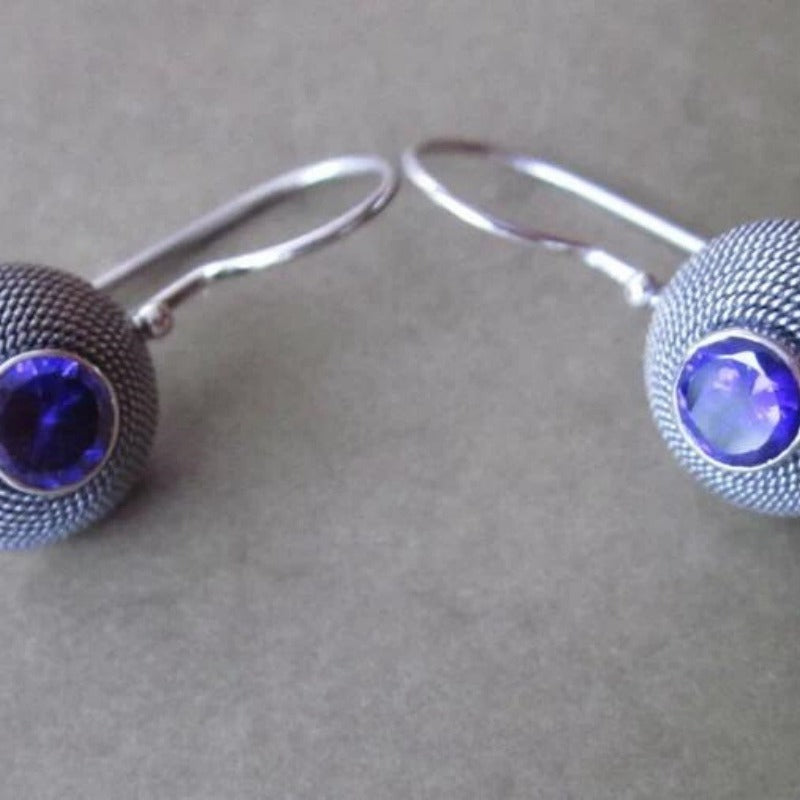 Charming Earring for Any Occasion